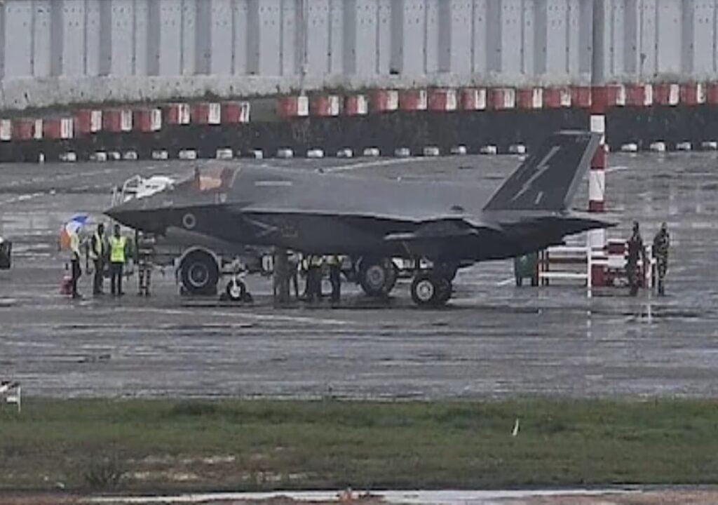 A British F-35 Fighter Jet made an emergency landing in Kerala.